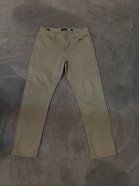 Lucky Brand Men’s Classic Straight Khaki Pants